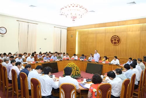 Sáng 27/9/2016, tại Hà Nội, Thủ tướng Nguyễn Xuân Phúc làm việc với thành phố Hà Nội về công tác vệ sinh an toàn thực phẩm. Ảnh: Thống Nhất-TTXVN