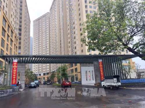 Dự án Trung tâm Thương mại Dịch vụ, văn phòng và Nhà ở cao tầng New Horizon đang trong quá trình hoàn thiện. Ảnh: Nguyễn Thắng - TTXVN