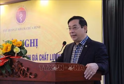 Phó Giáo sư, Tiến sĩ Lương Ngọc Khuê, Cục trưởng Cục Quản lý khám, chữa bệnh phát biểu tại hội nghị. Ảnh: Xuân Dự - TTXVN