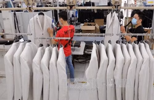 Sản phẩm Veston là một trong những mặt hàng chủ lực của Tổng công ty cổ phần may Nhà Bè. Ảnh: An Hiếu - TTXVN