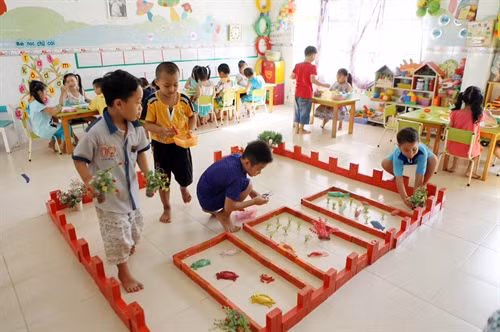 Giờ học hoạt động góc của trẻ 5 tuổi, Trường Mầm non Tuổi Thơ, thành phố Bạc Liêu.