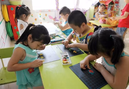 Giờ học hoạt động góc của trẻ 5 tuổi, Trường Mầm non Tuổi Thơ, thành phố Bạc Liêu.