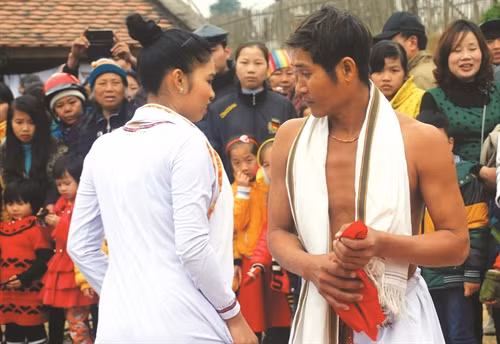 Điệu múa âm dương thể hiện sức sống, sự sinh tồn tạo hóa của người Chăm