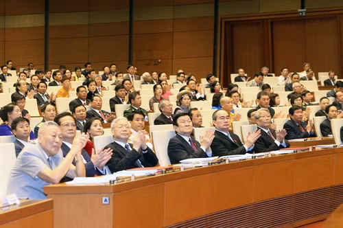 Các đồng chí lãnh đạo, nguyên lãnh đạo Đảng, Nhà nước tại Lễ khai mạc. Ảnh: Nhan Sáng – TTXVN