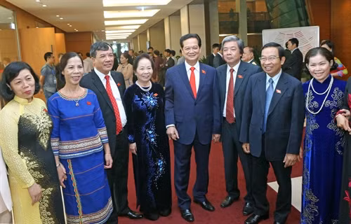 Thủ tướng Nguyễn Tấn Dũng, Phó Chủ tịch nước Nguyễn Thị Doan và các đại biểu Quốc hội. Ảnh: Nhan Sáng – TTXVN