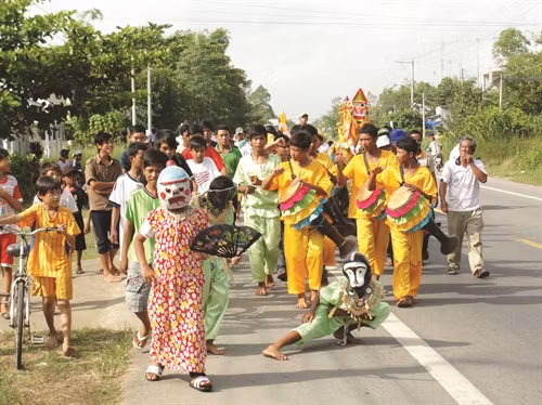 Múa hát rước ghe ngo