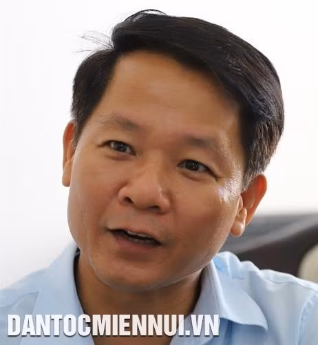 “Chúng tôi chỉ đạo ngành giáo dục huyện cần nâng cao hơn nữa chất lượng giáo dục; làm tốt công tác tuyên truyền, vận động học sinh ra lớp; quan tâm đến đời sống, sinh hoạt hàng ngày của giáo viên… Có như vậy công tác giáo dục ở huyện vùng cao biên giới như Mường Tè mới đạt hiệu quả tích cực” - Ông Trần Đức Hiển, Phó Chủ tịch Ủy ban Nhân dân huyện Mường Tè (Lai Châu). Ảnh: An Thành Đạt
