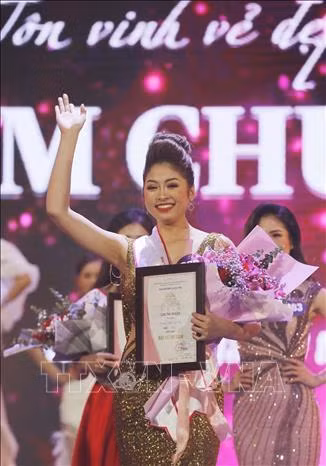 Cuộc thi Người đẹp xứ Mường năm 2019 khép lại với sự lên ngôi của thí sinh Nguyễn Hàm Hương. Ảnh: Trọng Đạt - TTXVN
