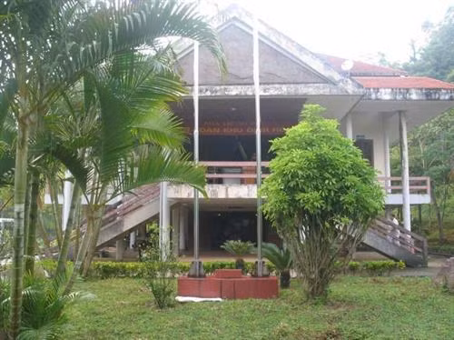 ATK Bắc Kạn nằm trong quần thể di tích Việt BẮc, nơi ghi lại dấu ấn hoạt động của vị anh hùng cách mạng, vị lãnh tụ kính yêu, chủ tịch Hồ Chí Minh. Ảnh : dulichdongque.com