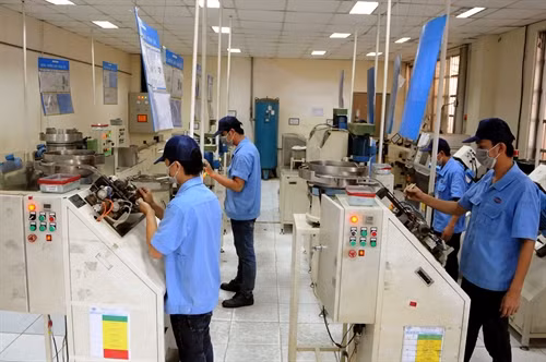 Dây chuyền sản xuất của công ty TNHH Cát Thái (Thành phố Hồ Chí Minh). Ảnh: An Hiếu- TTXVN