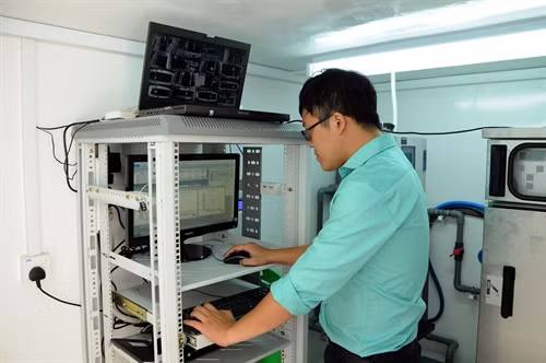 Hệ thống quan trắc tự động nước thải sau xử lý tại Khu công nghiệp Bình Chiểu (Thành phố Hồ Chí Minh). Ảnh: An Hiếu- TTXVN