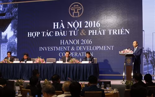 Thủ tướng Nguyễn Xuân Phúc dự và phát biểu tại hội nghi xúc tiến đầu tư Hà Nộiị. Ảnh: Thống Nhất- TTXVN