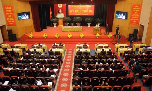 Ngày 5/12/2016, Hội đồng nhân dân tỉnh Tuyên Quang tổ chức khai mạc Kỳ họp thứ ba, khóa XVIII, nhiệm kỳ 2016 - 2021, thảo luận về kết quả thực hiện nhiệm vụ phát triển kinh tế - xã hội, quốc phòng - an ninh năm 2016; phương hướng, mục tiêu, nhiệm vụ và giải pháp năm 2017 Ảnh: Quang Cường- TTXVN