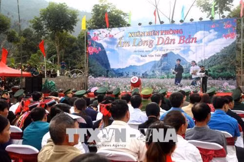 Lãnh đạo Bộ Tư lệnh Bộ đội Biên phòng phát biểu khai mạc chương trình. Ảnh: Minh Tâm - TTXVN
