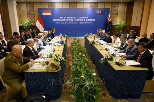 Ngày 7/12/2019, tại hội nghị Bộ trưởng Quốc phòng - Ngoại giao hai nước, Australia và Indonesia đã bày tỏ "quan ngại sâu sắc" về tình trạng Biển Đông, cảnh báo về hoạt động quân sự hóa của Trung Quốc ở vùng biển tranh chấp này, đồng thời hối thúc tôn trọng luật pháp quốc tế. Ảnh: TTXVN phát