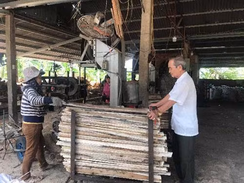 Mỗi năm 3 xưởng gỗ chế biến mộc dân dụng, pallet đem lại doanh thu từ 15-17 tỷ đồng. Ảnh: danviet.vn
