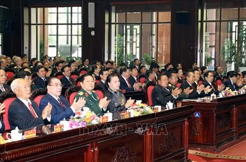 Chủ tịch Quốc hội Nguyễn Thị Kim Ngân, Tổng Bí thư, Chủ tịch nước CHDCND Lào Bounnhang Vorachith cùng các đồng chí lãnh đạo, nguyên lãnh đạo Đảng và Nhà nước và các đại biểu đến dự. Ảnh: Trọng Đức - TTXVN