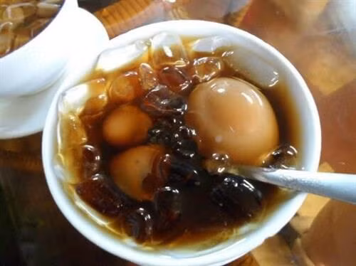 Chè trứng gà hạt sen rất tốt cho người cơ thể suy nhược, suy nhược thần kinh