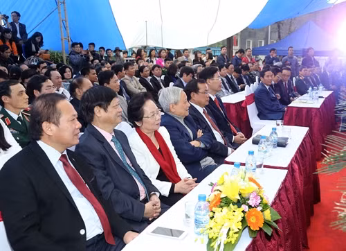 Các đại biểu dự lễ khai mạc Hội báo toàn quốc 2017. Ảnh: Minh Quyết- TTXVN