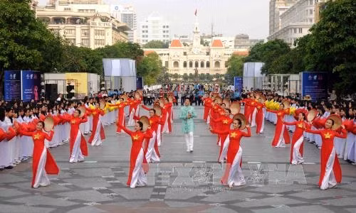 Một tiết mục văn nghệ tại chương trình. Ảnh: An Hiếu - TTXVN