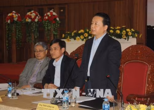 Đồng chí Trần Hồng Hà, Bộ trưởng Bộ Tài nguyên và Môi trường phát biểu tại Hội nghị. Ảnh: Hoài Nam – TTXVN.