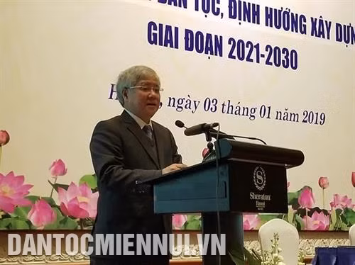 Bộ trường, Chủ nhiệm Ủy ban Dân tộc Đỗ Văn Chiến phát biểu tại Hội thảo. Ảnh: Hoàng Hải