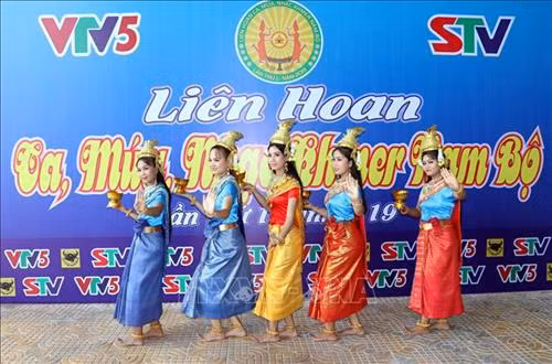 Khai mạc Liên hoan ca, múa, nhạc Khmer Nam bộ lần thứ nhất 2019 ảnh 2