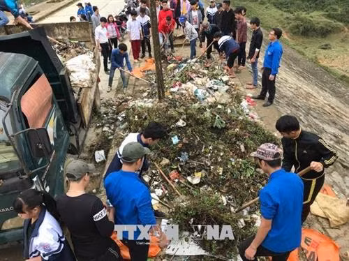 Tổ chức Ngày Chủ nhật xanh điểm cấp tỉnh tại huyện Si Ma Cai. Ảnh: Hương Thu - TTXVN
