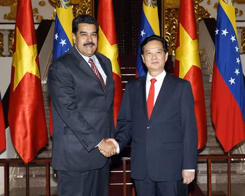 Thủ tướng Nguyễn Tấn Dũng hội kiến Tổng thống Cộng hòa Boliva Venezuela, Ngài Nicolás Maduro Moros đang thăm chính thức Việt Nam. Ảnh: Đức Tám – TTXVN