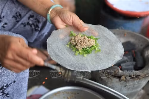 Bánh tráng nướng - "pizza Việt" ở Đà Lạt ảnh 1