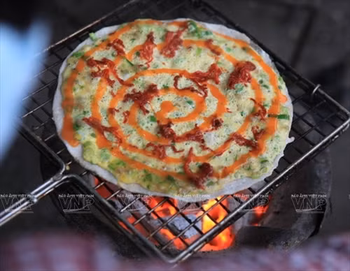 Bánh tráng nướng - "pizza Việt" ở Đà Lạt ảnh 3