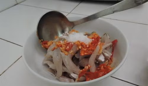 Gỏi cá trích Nam Ô bình dân mà sang trọng ảnh 3