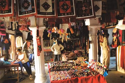 Lên Bắc Hà thăm dinh Hoàng A Tưởng ảnh 3