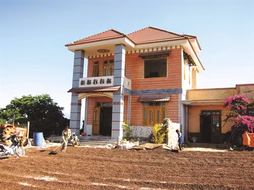 Ngày càng có nhiều ngôi nhà mới, khang trang mọc lên ở xã Đinh Trang Thượng