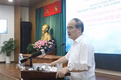 Đồng chí Nguyễn Thiện Nhân, Ủy viên Bộ Chính trị, Bí thư Thành ủy Thành phố Hồ Chí Minh phát biểu tại hội nghị. Ảnh: Thành Chung – TTXVN