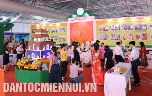 Quang cảnh gian hàng trưng bày của Thành phố Hà Nội tại triển lãm.