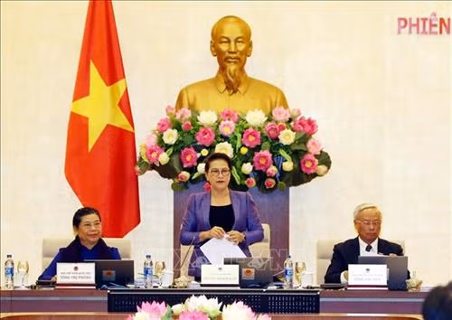 Chủ tịch Quốc hội Nguyễn Thị Kim Ngân phát biểu khai mạc Phiên họp thứ 33 của Ủy ban Thường vụ Quốc hội. Ảnh: Trọng Đức – TTXVN