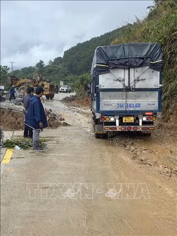 Cơ bản khắc phục tuyến đường bị sạt lở tại huyện Kon Plông, Kon Tum ảnh 3