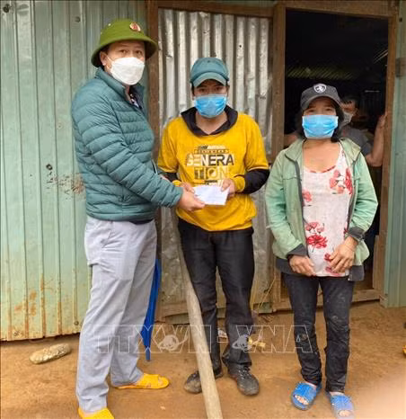 Kon Tum khẩn trương khắc phục thiệt hại do bão số 5 gây ra ảnh 1