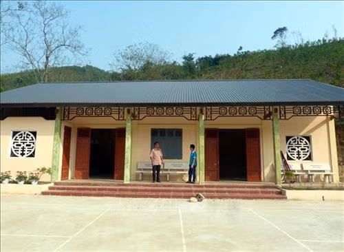 Nhà văn hóa thôn Hoắc, xã Thái Bình mới được xây dựng. Ảnh: Quang Đán - TTXVN