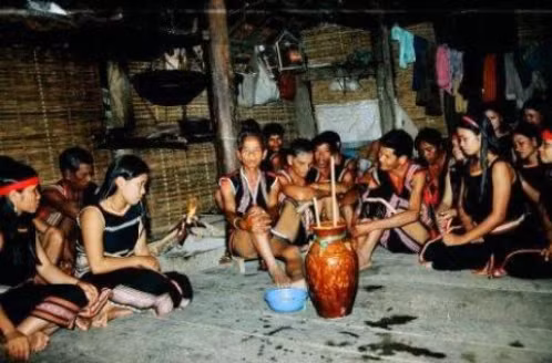 Sử thi - Kho tri thức đồ sộ của người Ba Na ảnh 2