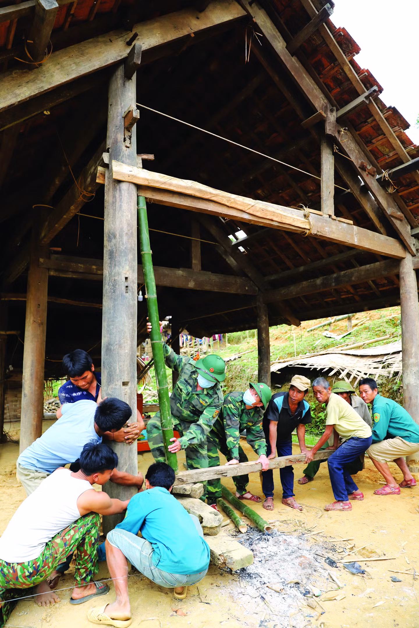 Ấm tình Quân dân nơi Miền tây xứ Nghệ ảnh 4