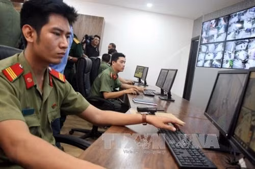 Trung tâm chỉ huy hình ảnh và an ninh công an quận 12 đưa vào hoạt động. Ảnh: Mạnh Linh-TTXVN