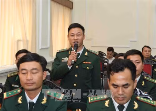 Đồng chí Phạm Công Khanh, Bộ đội Biên phòng đồn Bát Xát (Lào Cai) phát biểu chia sẻ tại buổi lễ. Ảnh: Quý Trung – TTXVN