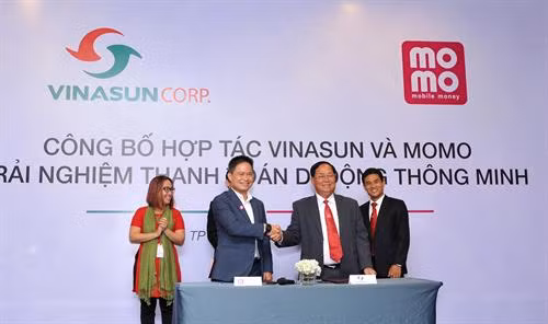 Lễ công bố hợp tác giữa Vinasun và Momo - trải nghiệm thanh toán di động thông minh. Ảnh: Tiến Lực