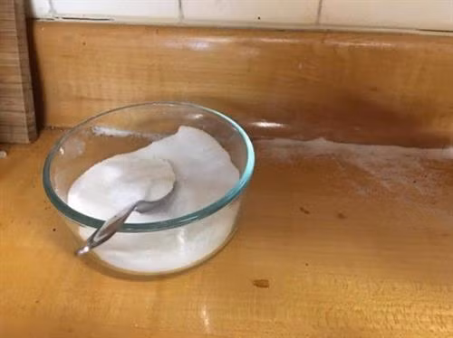 Mẹo đuổi kiến cực sạch trẻ con cũng làm được ảnh 2