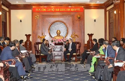 Bí thư Thành ủy thành phố Hồ Chí Minh Nguyễn Thiện Nhân tiếp ông Kiyoshi Ueda, Tỉnh trưởng tỉnh Saitama, Nhật Bản đang ở thăm và làm việc tại Việt Nam. Ảnh: Thanh Vũ - TTXVN