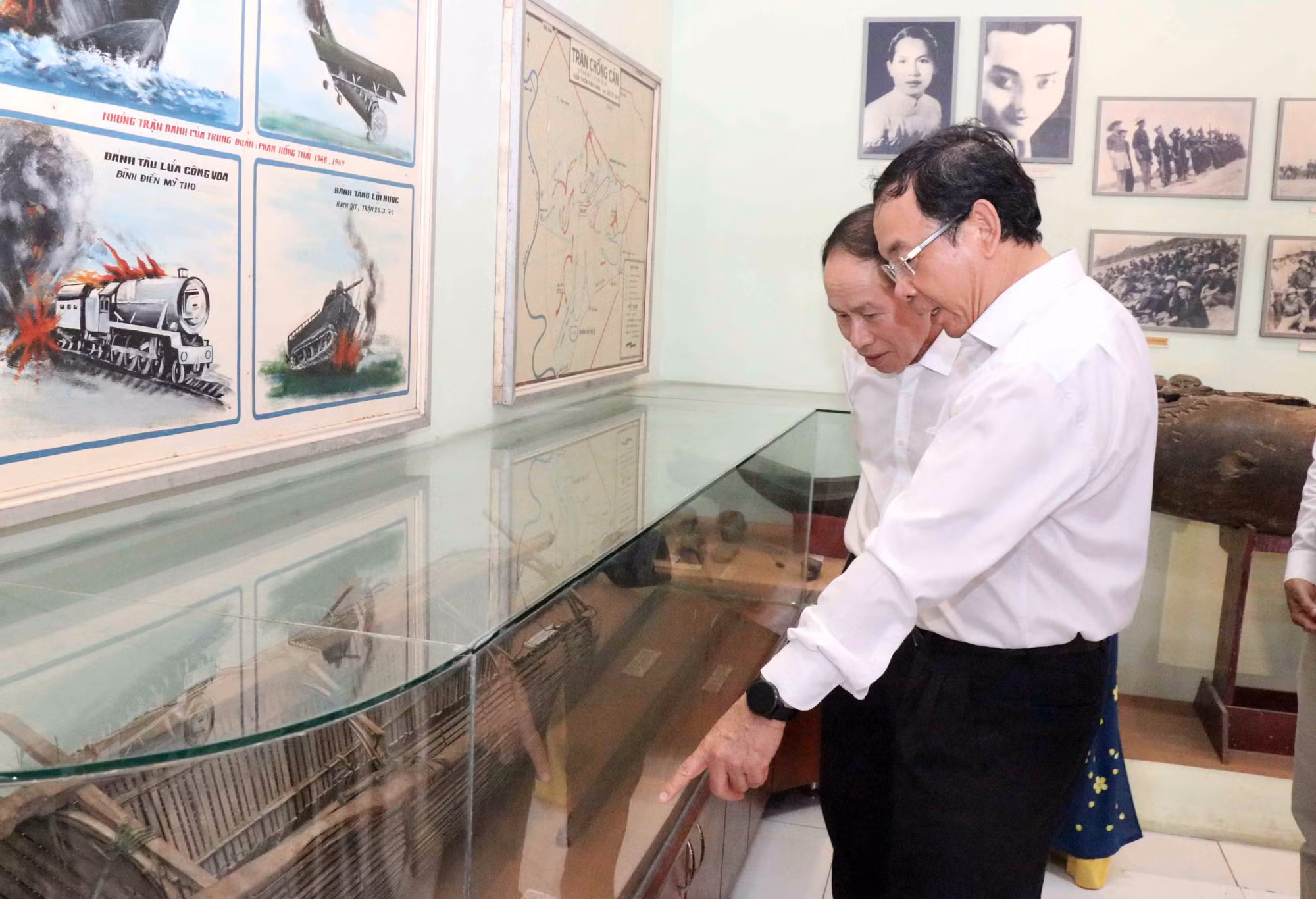 Bí thư Thành ủy Thành phố Hồ Chí Minh dự Ngày hội Đại đoàn kết toàn dân tộc tại khu dân cư ảnh 5