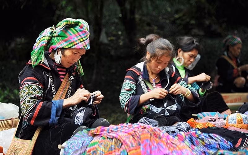 Lào Cai lồng ghép giới và công bằng xã hội trong phát triển du lịch ảnh 1