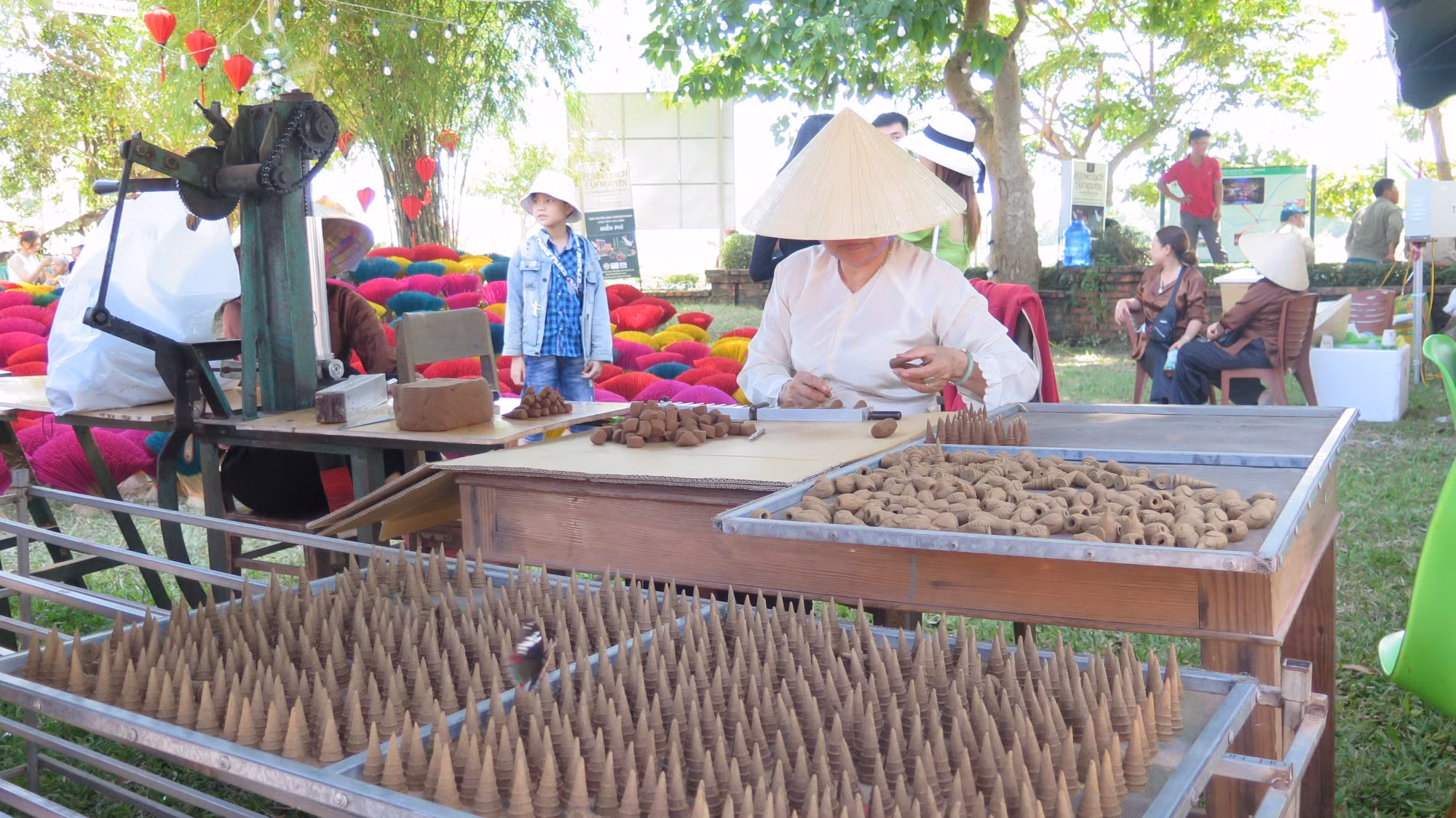 Tuần lễ Festival Huế 2022: Triển lãm “Chế độ Y quan triều Nguyễn” và Lễ hội “Chợ quê ngày hội” ảnh 1